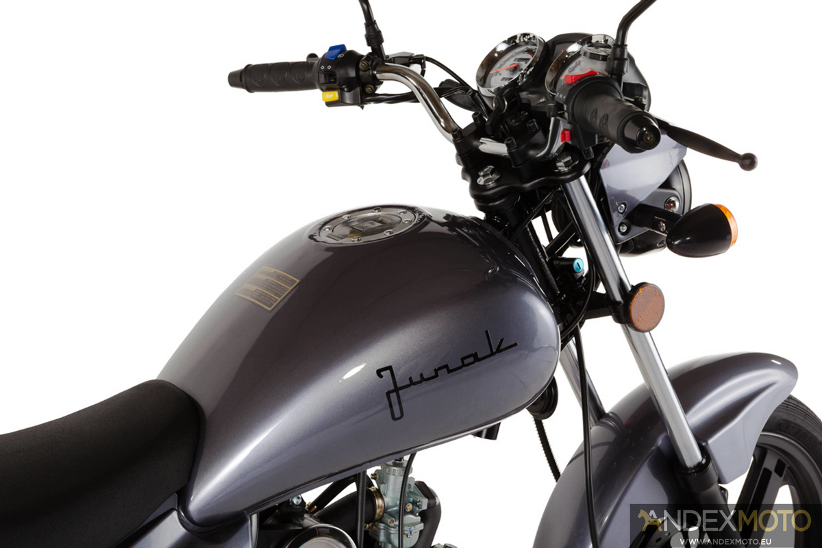 Motorower JUNAK 902
