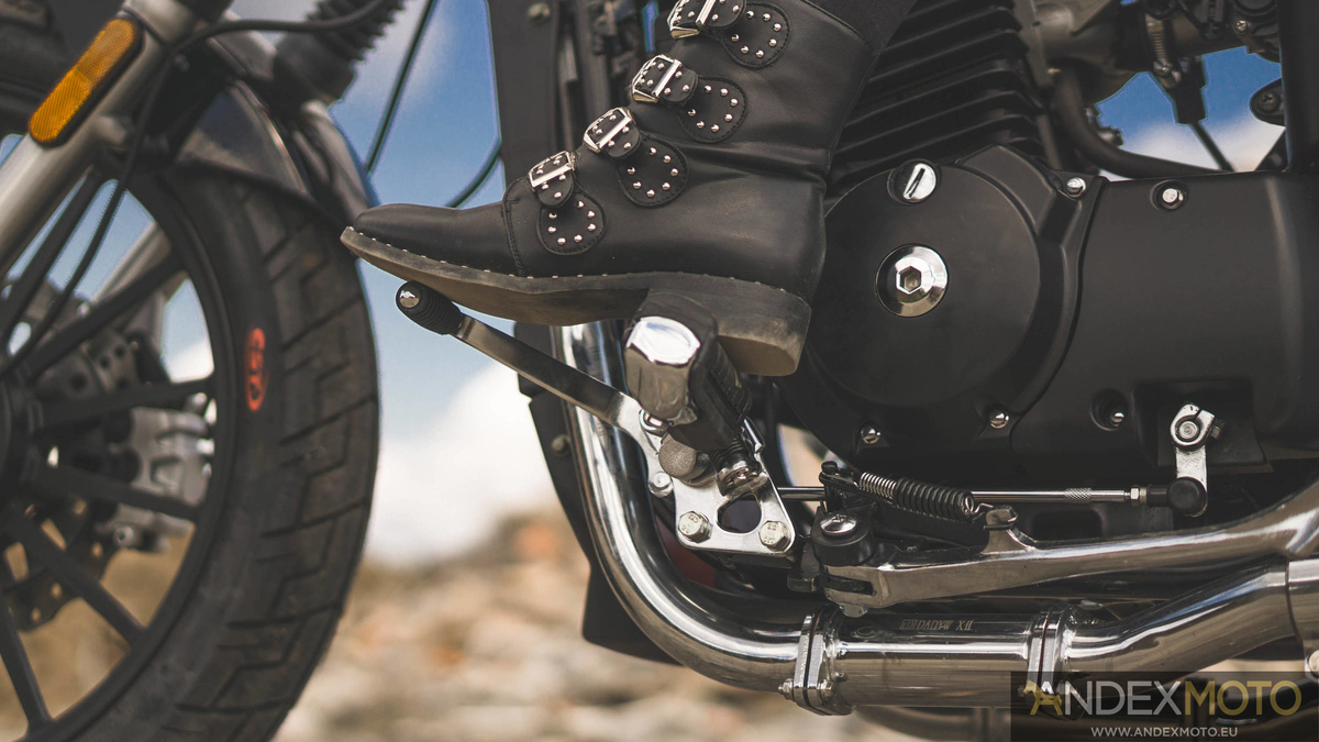 Motocykl JUNAK M11 125 Cafe