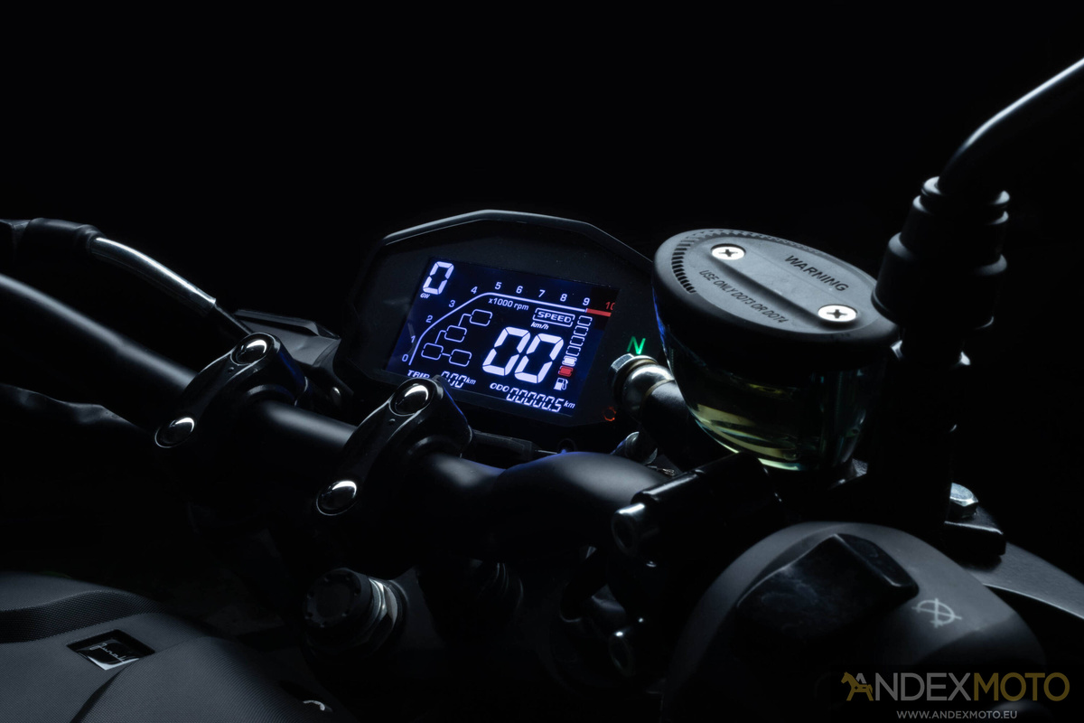 Motorower JUNAK 907