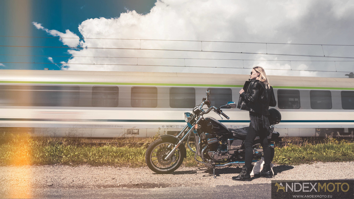 Motocykl JUNAK M11 125